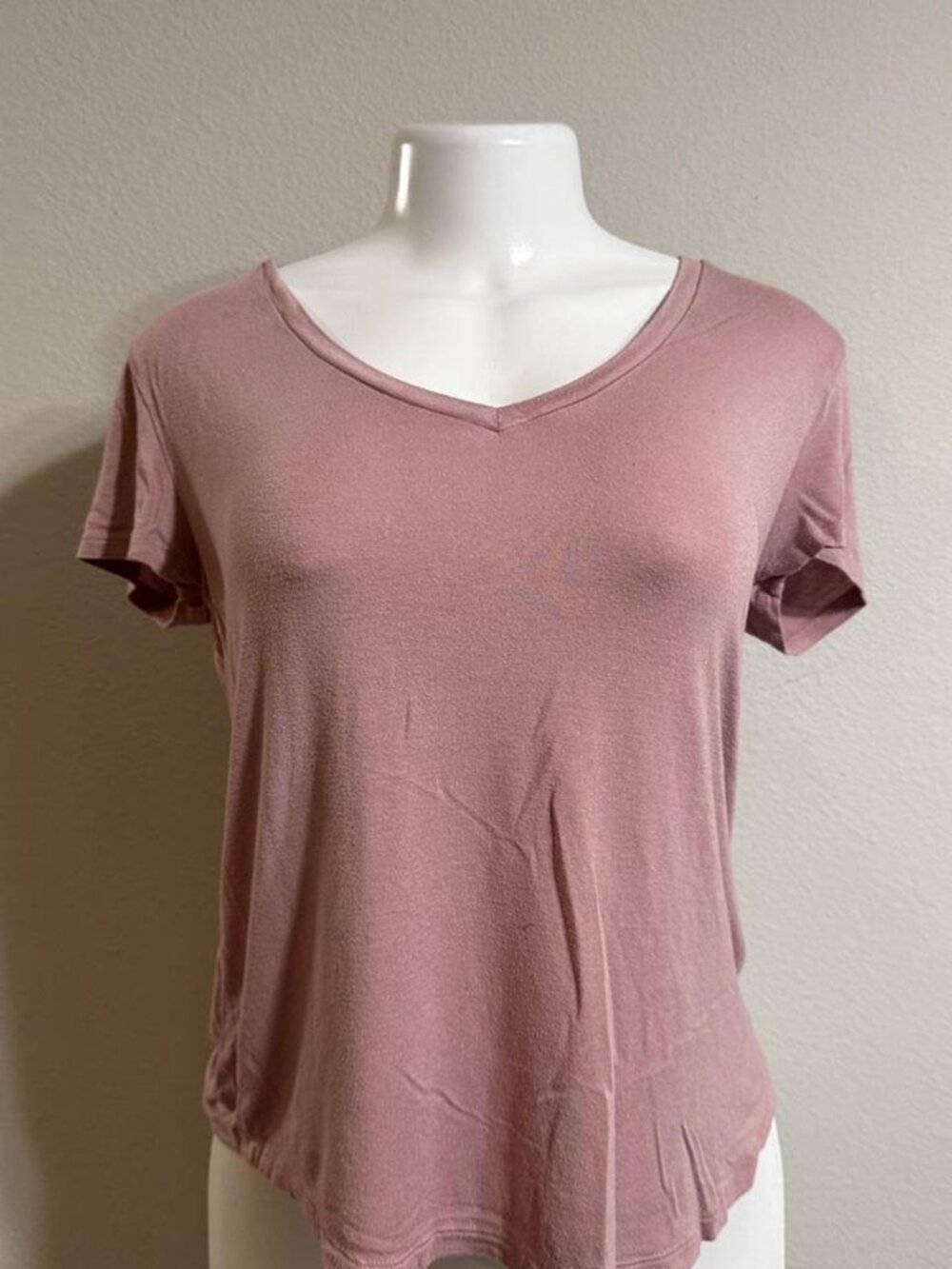 Aeropostale Tshirt Pink Purple V Neck Size M